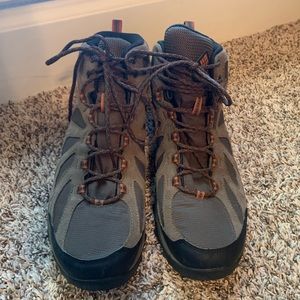 Men’s Columbia Crestwood Hiking Boots, Size 11